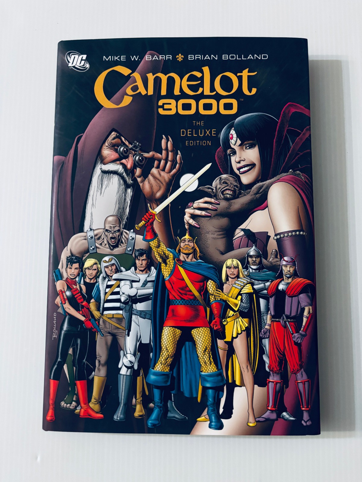 Camelot 3000: The Deluxe Edition - Mike Barr and Brian Bolland Camelot 3000: The Deluxe Edition - Mike Barr and Brian Bolland