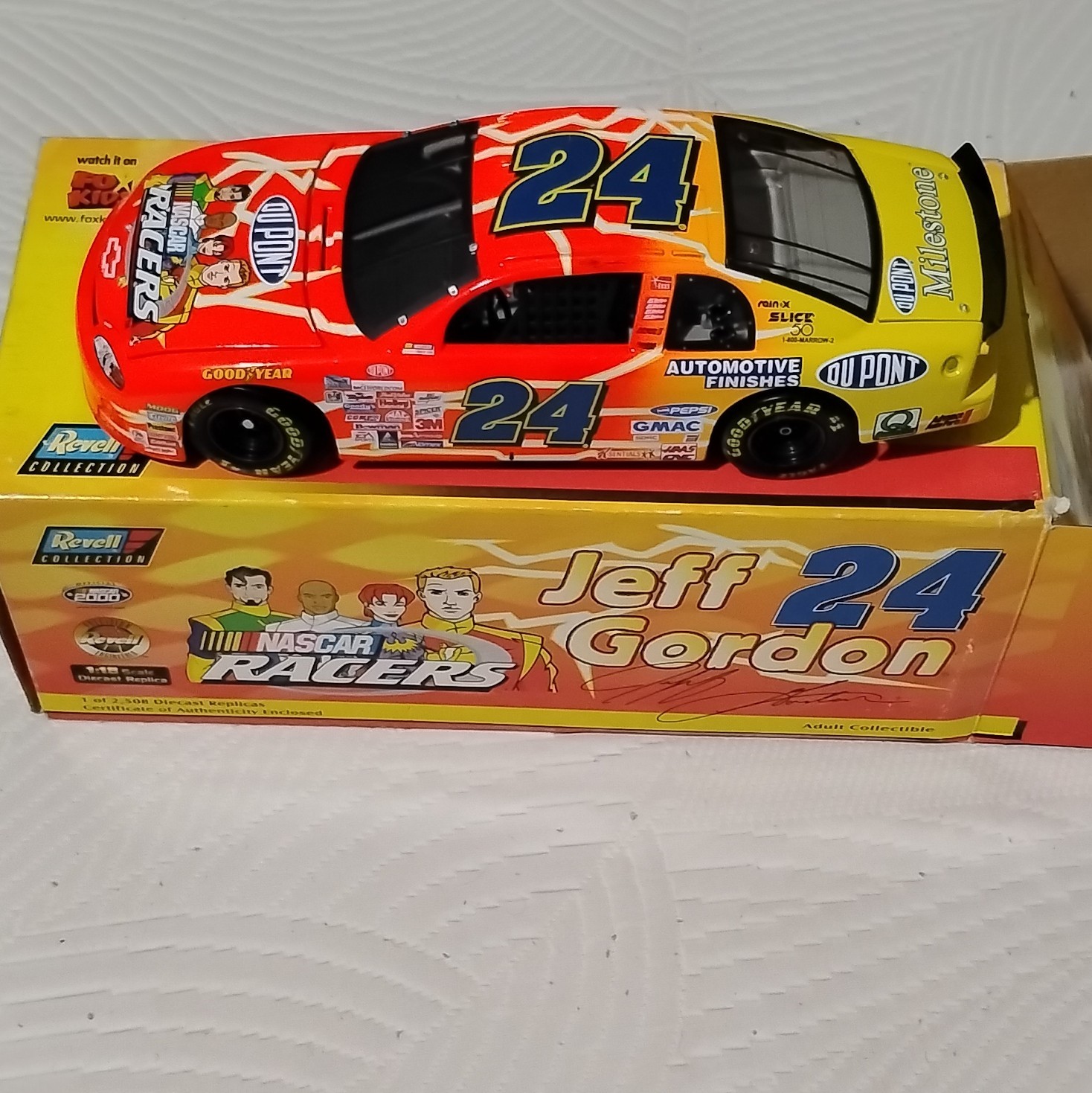 Jeff Gordon 1999 REVELL 1/18 #24 DUPONT NASCAR RACERS SPECIAL PAINT SCHEME Jeff Gordon 1999 REVELL 1/18 #24 DUPONT NASCAR RACERS SPECIAL PAINT SCHEME