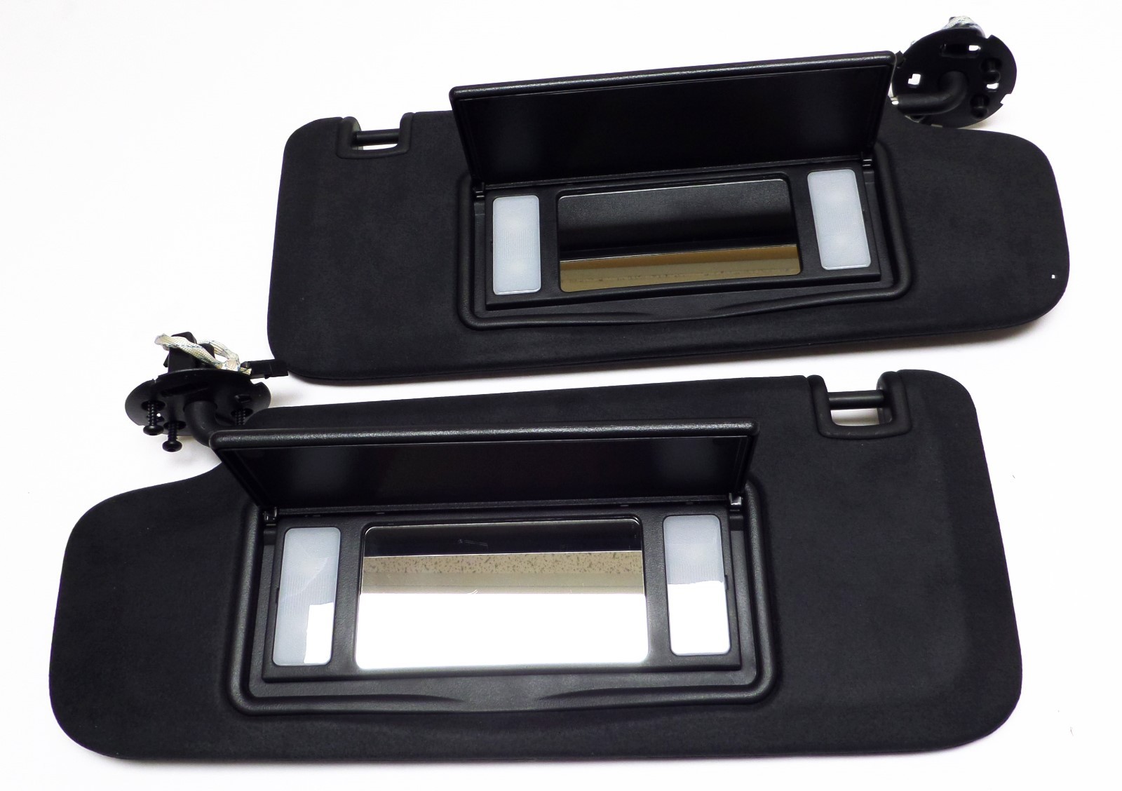 Sunvisor Black Suede with Lighted Mirror Adjust Bar Malibu LaCrosse Verano Sunvisor Black Suede with Lighted Mirror Adjust Bar Malibu LaCrosse Verano