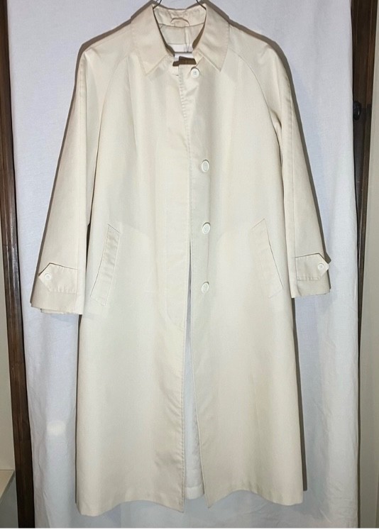 Vintage cream outerwear/raincoat from Sears- size 16 button closure Vintage cream outerwear/raincoat from Sears- size 16 button closure