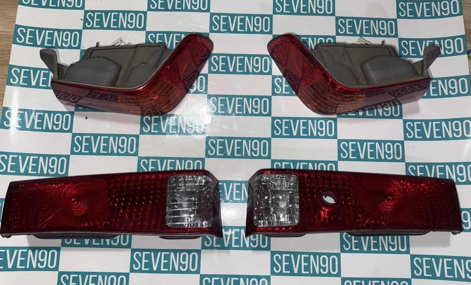 00-02 Genuine Toyota Camry Tail Light Assemblies Set Of Four Complete 00-02 Genuine Toyota Camry Tail Light Assemblies Set Of Four Complete