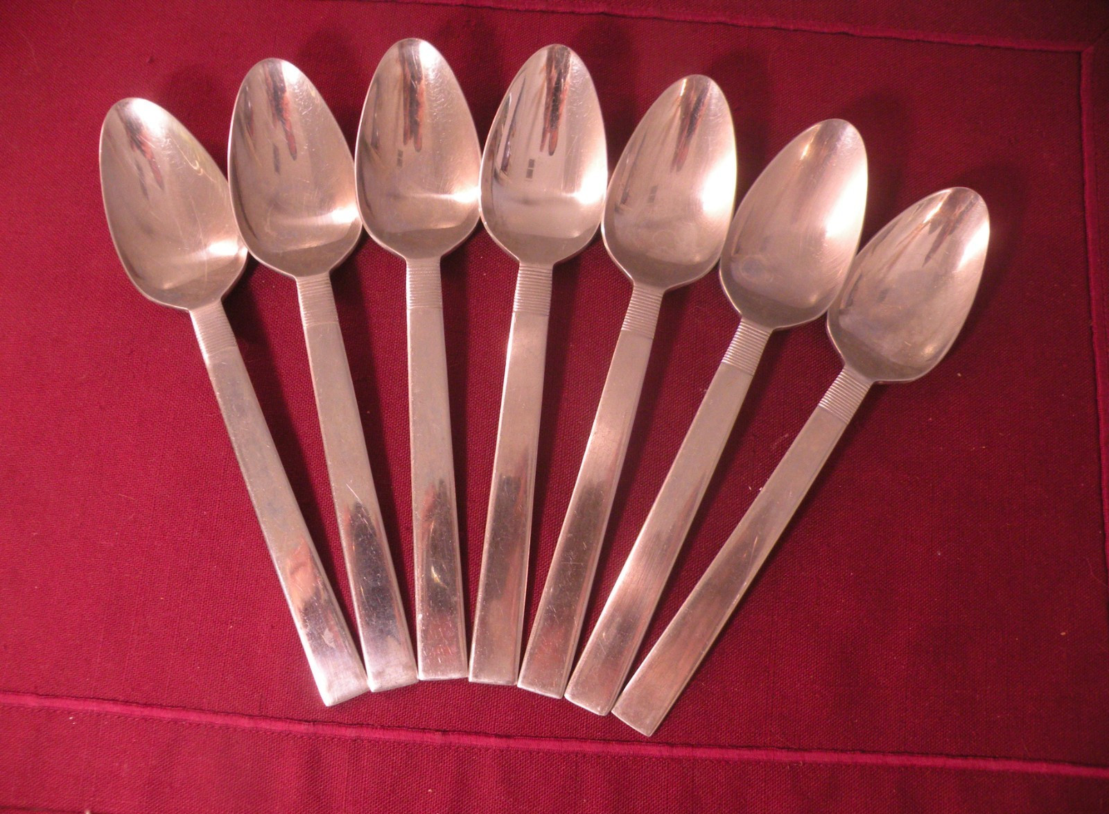 Set Of 7 Wallace WAS200 Place/Oval Soup Spoons 18/10 Glossy Stainless 7 1/2\