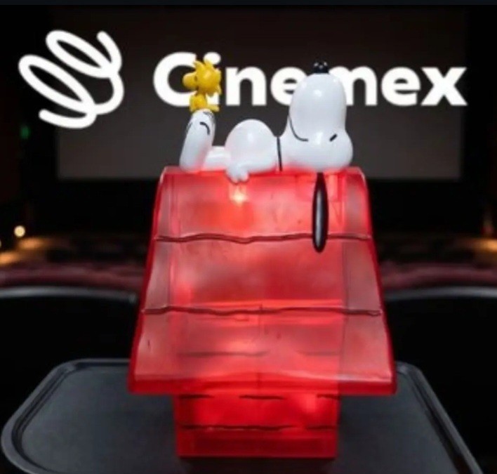 Cinemex Mexico Snoopy & Woodstock Dog House Light Up Popcorn Bucket NEW Cinemex Mexico Snoopy & Woodstock Dog House Light Up Popcorn Bucket NEW