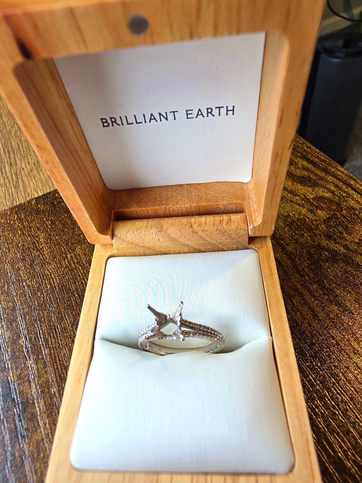 Brilliant Earth 18K White Gold Prong Ring Setting Mounting Size 6 Sizable Brilliant Earth 18K White Gold Prong Ring Setting Mounting Size 6 Sizable