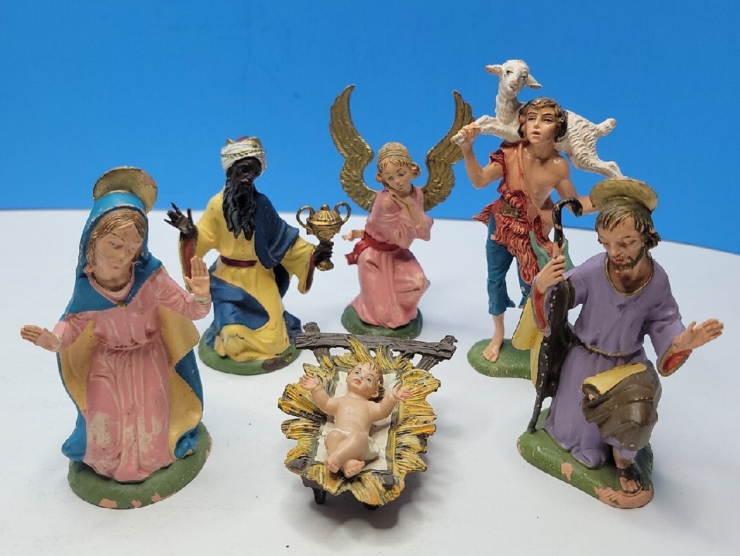 Vintage Depose Italy Christmas Nativity Scene Figures. 