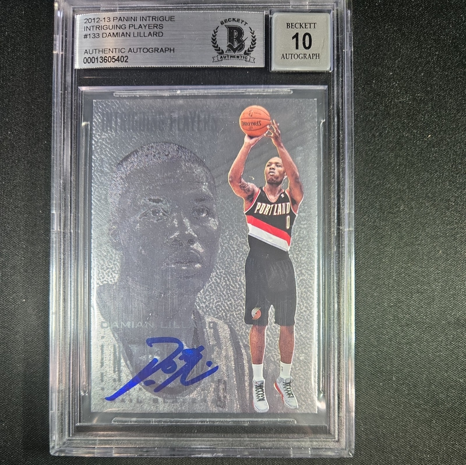 Damian Lillard ROOKIE Auto 2012-13 Panini Intrigue RC 132 Trail Blazers RARE 