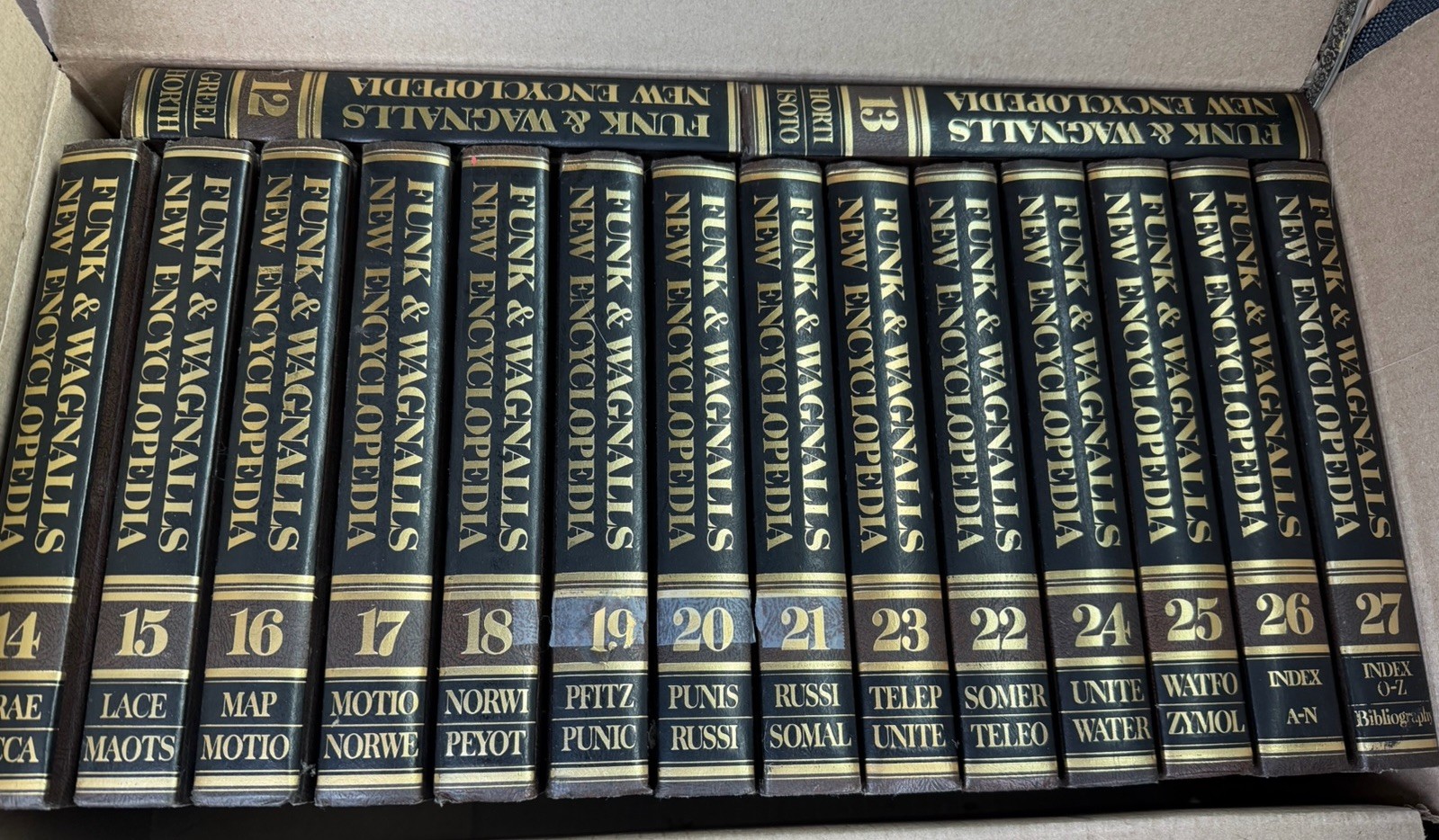 Vintage 1973 FUNK & WAGNALLS New Encyclopedia Full Set Volumes 1-27 Hard Cover Vintage 1973 FUNK & WAGNALLS New Encyclopedia Full Set Volumes 1-27 Hard Cover