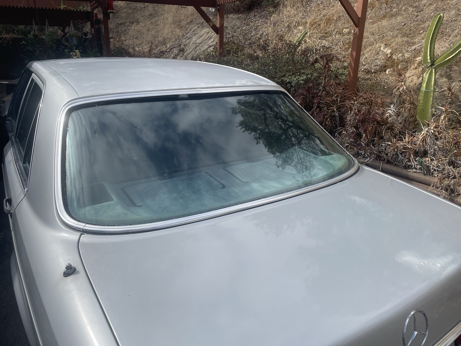 1982 W126 Mercedes 300 SD Rear Windshield Chrome Trim 1982 W126 Mercedes 300 SD Rear Windshield Chrome Trim
