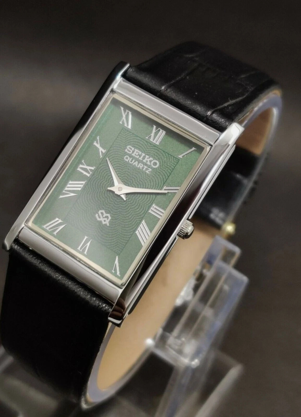 Vintage Seiko Slim Quartz Tank Men\'s Wrist Watch-Roman Dial