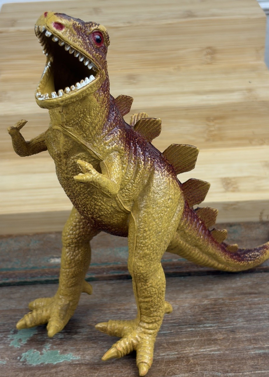 Vintage 1979 Imperial Dinosaur T-Rex Toy w/ Stegosaurus Spikes #7957 Vintage 1979 Imperial Dinosaur T-Rex Toy w/ Stegosaurus Spikes #7957