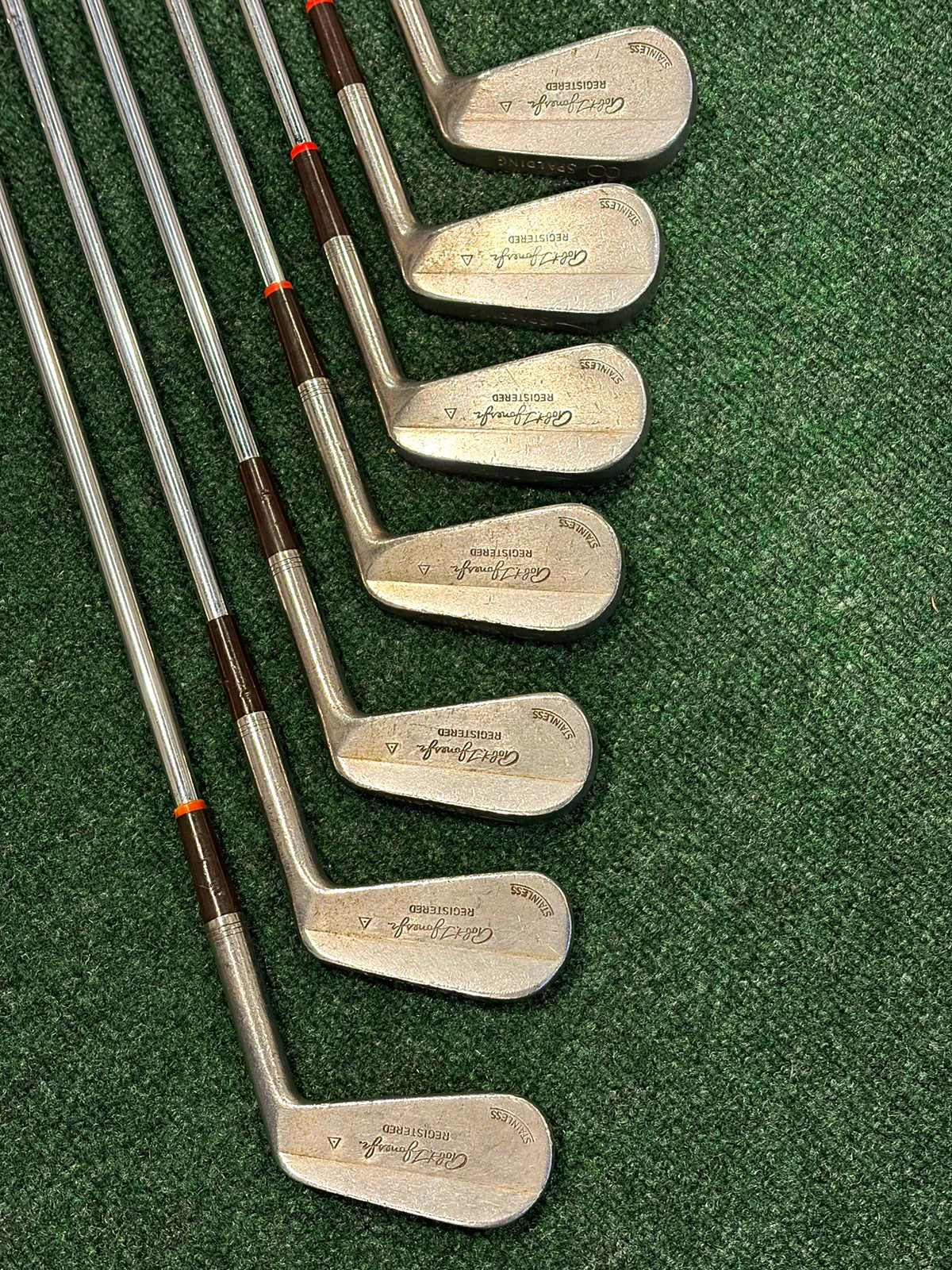Spalding Robert T. Jones Jr. Iron Set 2-9 RH Regular Steel Stainless Heads