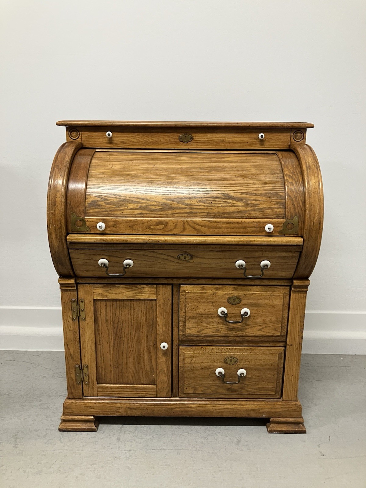 Brown Wood Roll Top Desk w/ 3 Drawers, 4 Shelves, 1 Door, Antique Theme Brown Wood Roll Top Desk w/ 3 Drawers, 4 Shelves, 1 Door, Antique Theme
