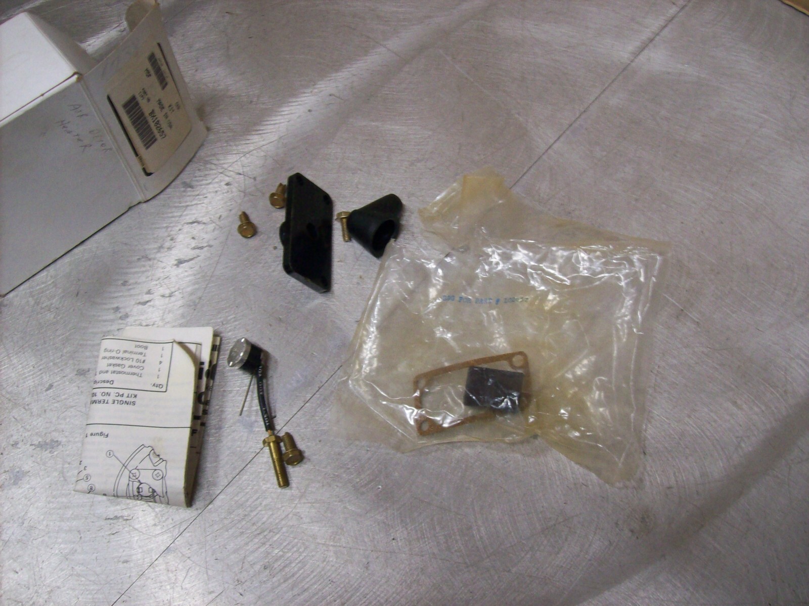 v7) Bendix Genuine Kit BX 102677 (OPEN PACKAGE - maybe missing pieces?)