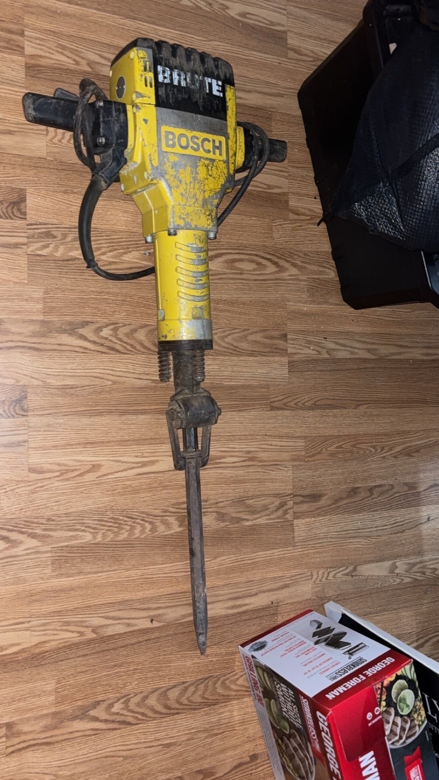 Bosch Brute BH2760VC 15 Amp 1-1/8” Hex Concrete Breaker Hammer w/ Cart & Attachm