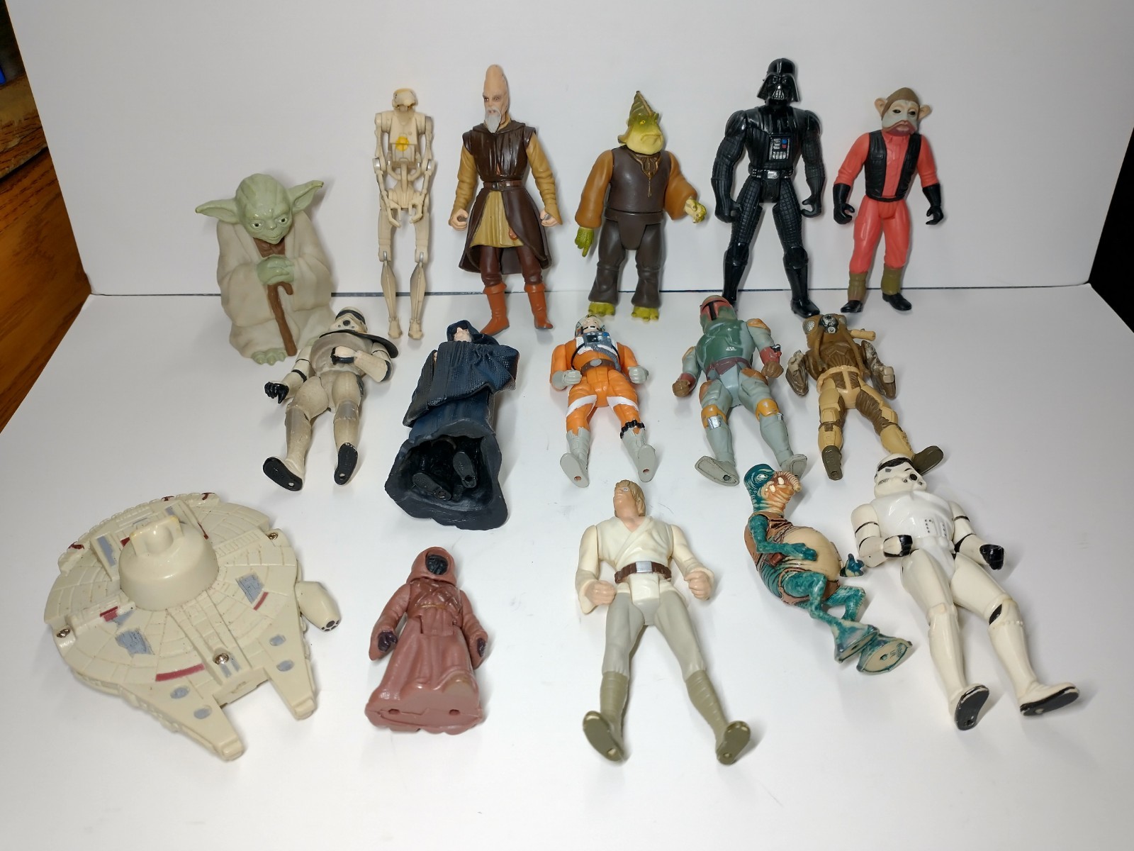 Hasbro Star Wars Vintage Action Figure Lot Kenner 1996-98 16 Total Figures Hasbro Star Wars Vintage Action Figure Lot Kenner 1996-98 16 Total Figures