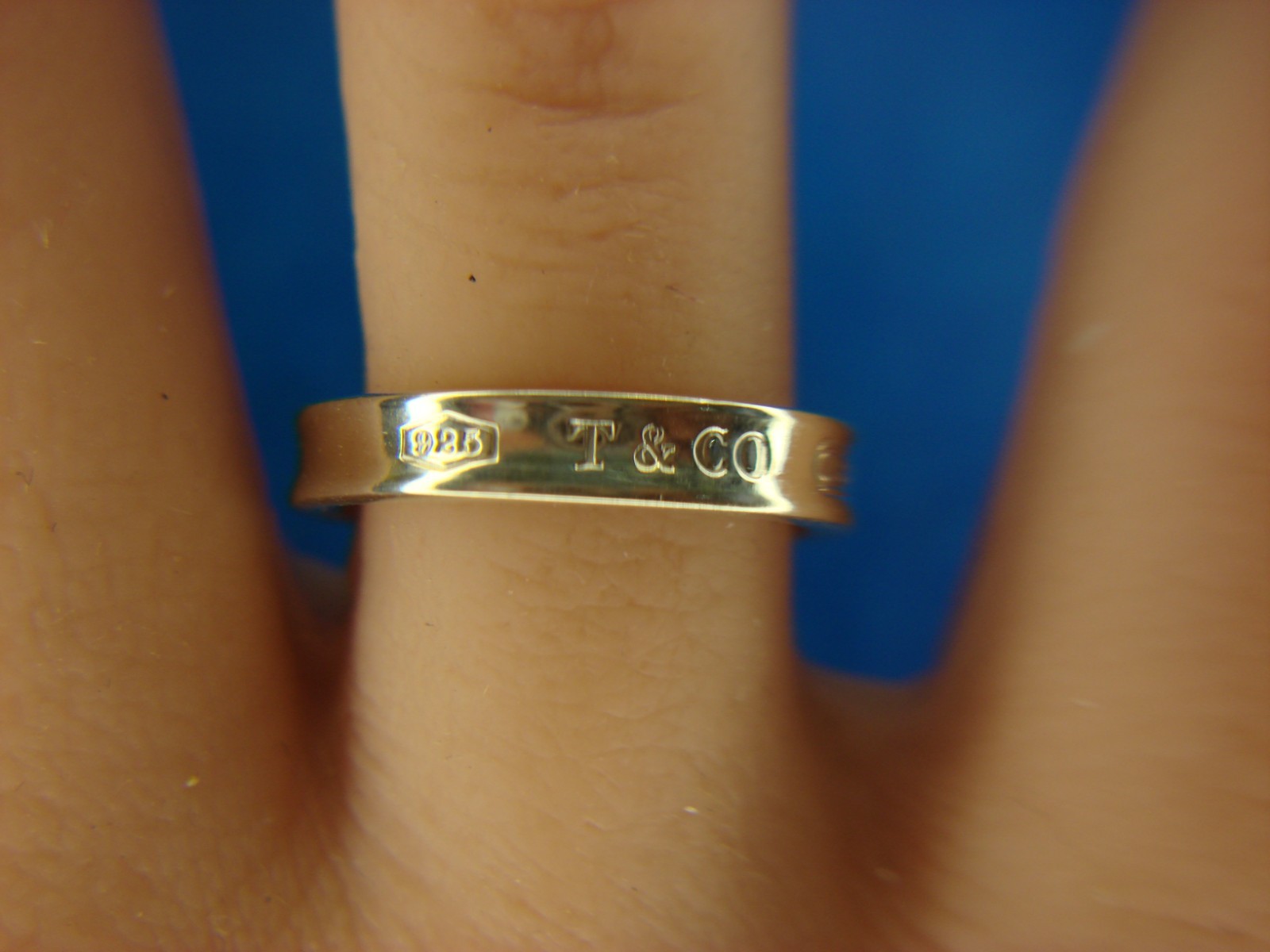 TIFFANY & CO. GENUINE STERLING SILVER 1837 COLLECTION BAND RING - SIZE 6 1/4 TIFFANY & CO. GENUINE STERLING SILVER 1837 COLLECTION BAND RING - SIZE 6 1/4