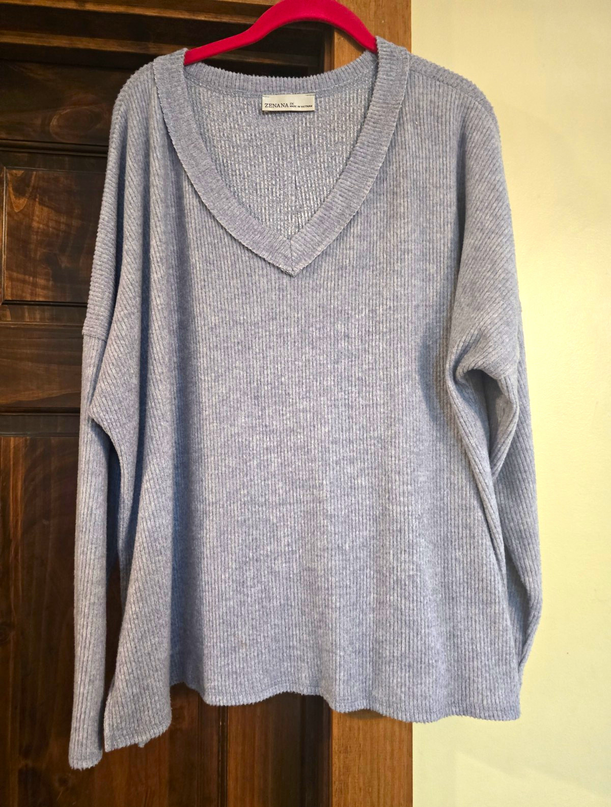 Zenana Women’s Plus 2X Gray Solid Rib-Knit V-Neck Pullover Sweater Long Sleeve Zenana Women’s Plus 2X Gray Solid Rib-Knit V-Neck Pullover Sweater Long Sleeve