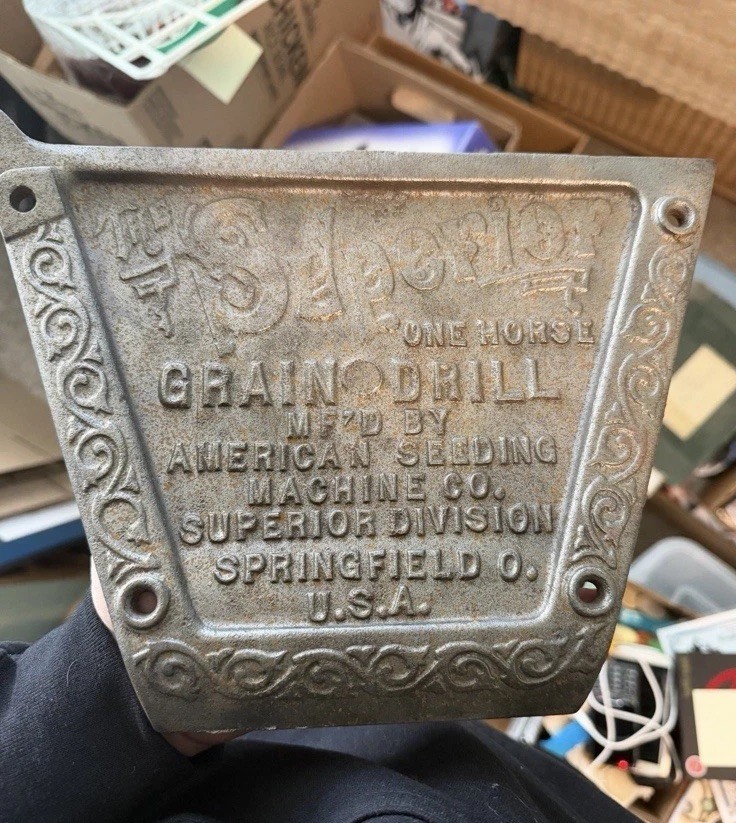 RARE 1880s 1890s Superior Machine Grain Drill Cover Cast Iron Force Feed Plate RARE 1880s 1890s Superior Machine Grain Drill Cover Cast Iron Force Feed Plate