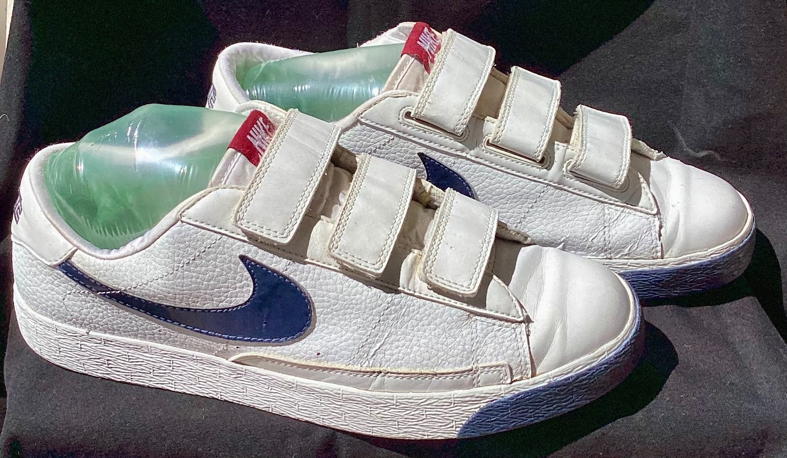 Vintage NIKE 3-Strap, Court/Lifestyle Sneakers, White with Blue Swoosh