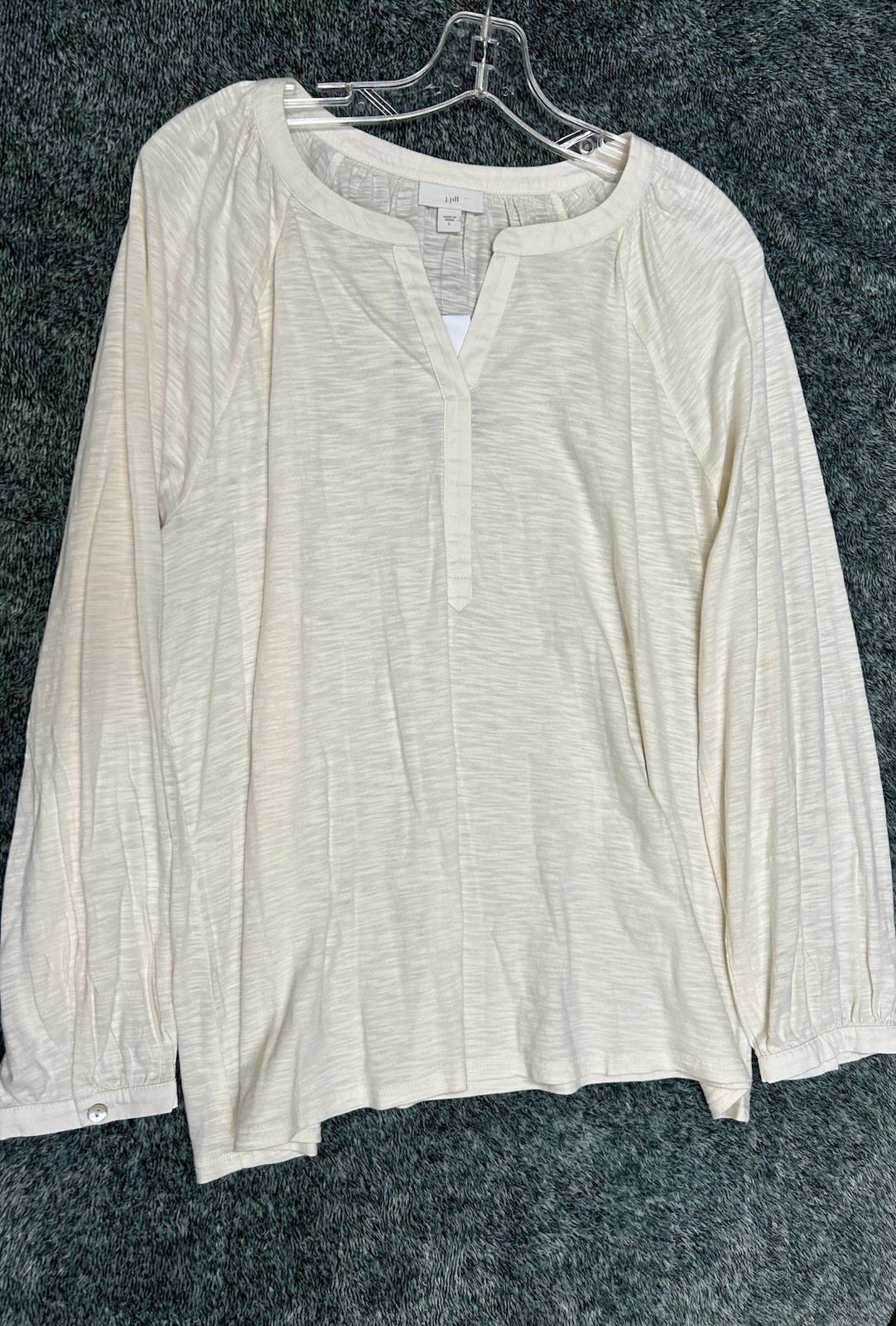 J Jill Women\'s Cotton Blend Cream Large V-Neck Women\'s Shirt (C6) J Jill Women\'s Cotton Blend Cream Large V-Neck Women\'s Shirt (C6)