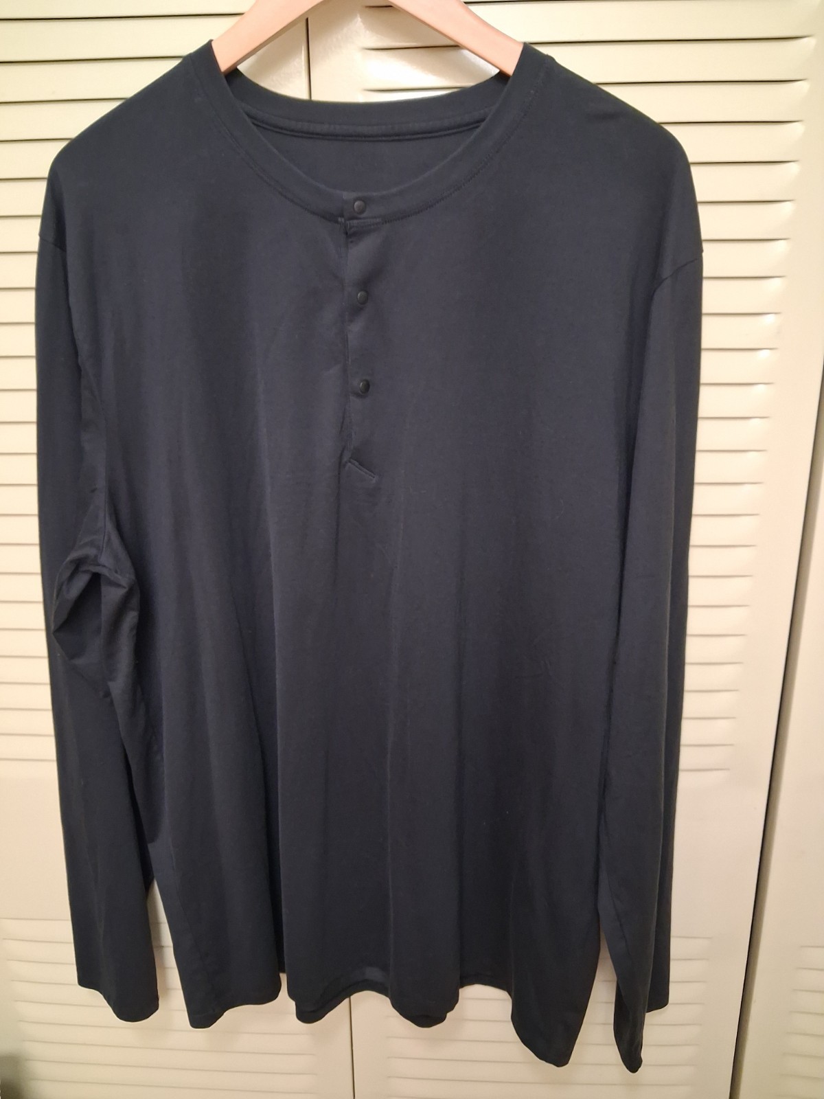 Lululemon The Fundamental Henley Men’s Black Long Sleeve Shirt Sz XL Lululemon The Fundamental Henley Men’s Black Long Sleeve Shirt Sz XL