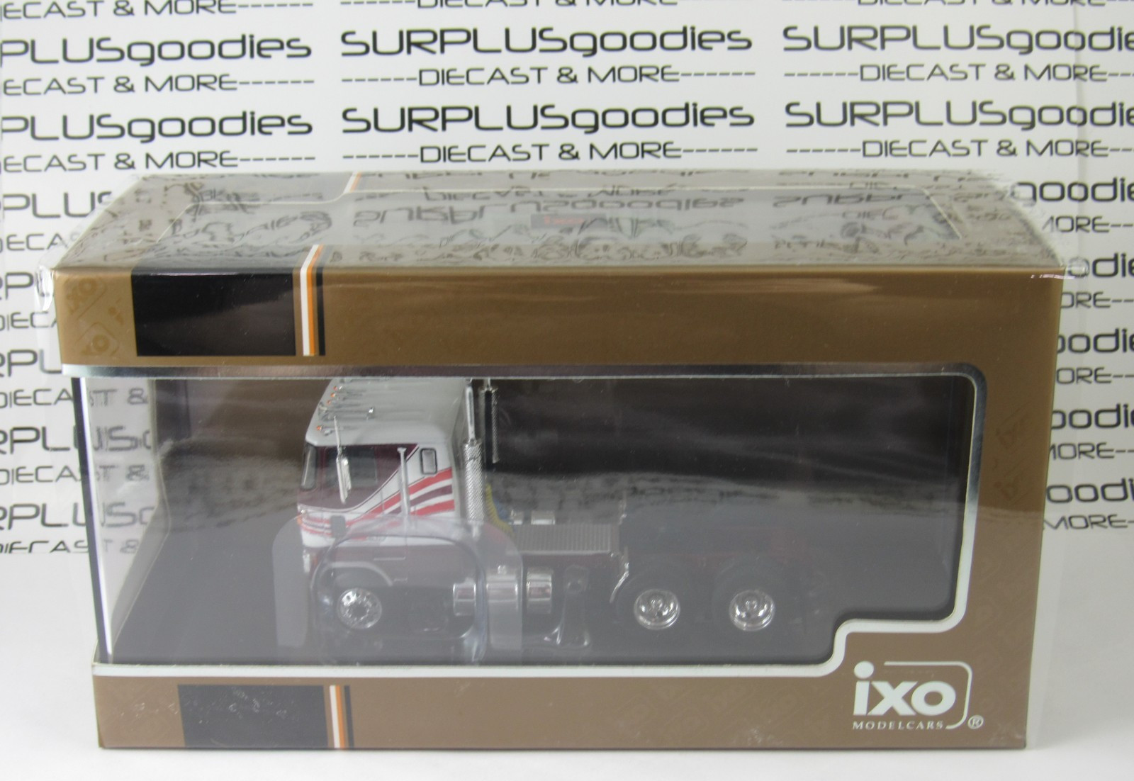 2026 IXO America 1:64 White & Dark Red 1990 FORD COE 9000 Tractor Semi Cab Truck