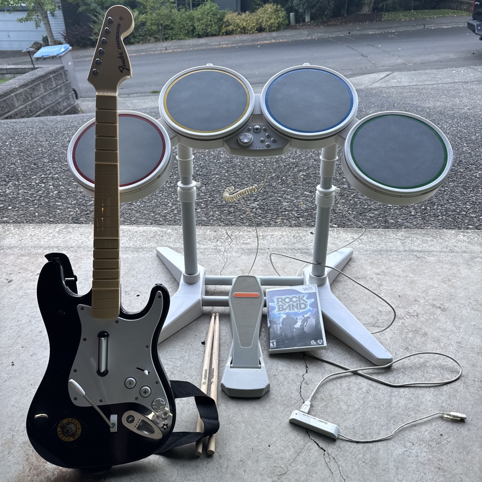 Rock Band 19092 Video Game Instrument Bundle Nintendo Wii Guitar Drums