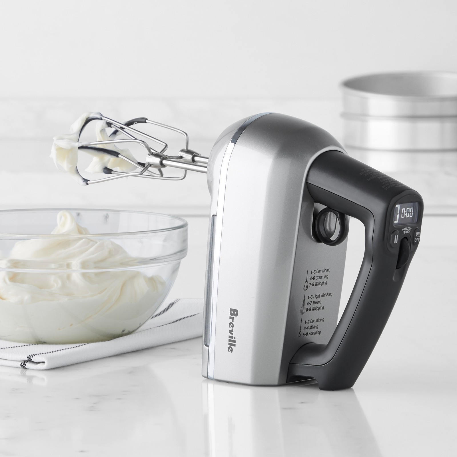Breville Handy Mix Scraper™ 9-Speed Hand Mixer Breville Handy Mix Scraper™ 9-Speed Hand Mixer