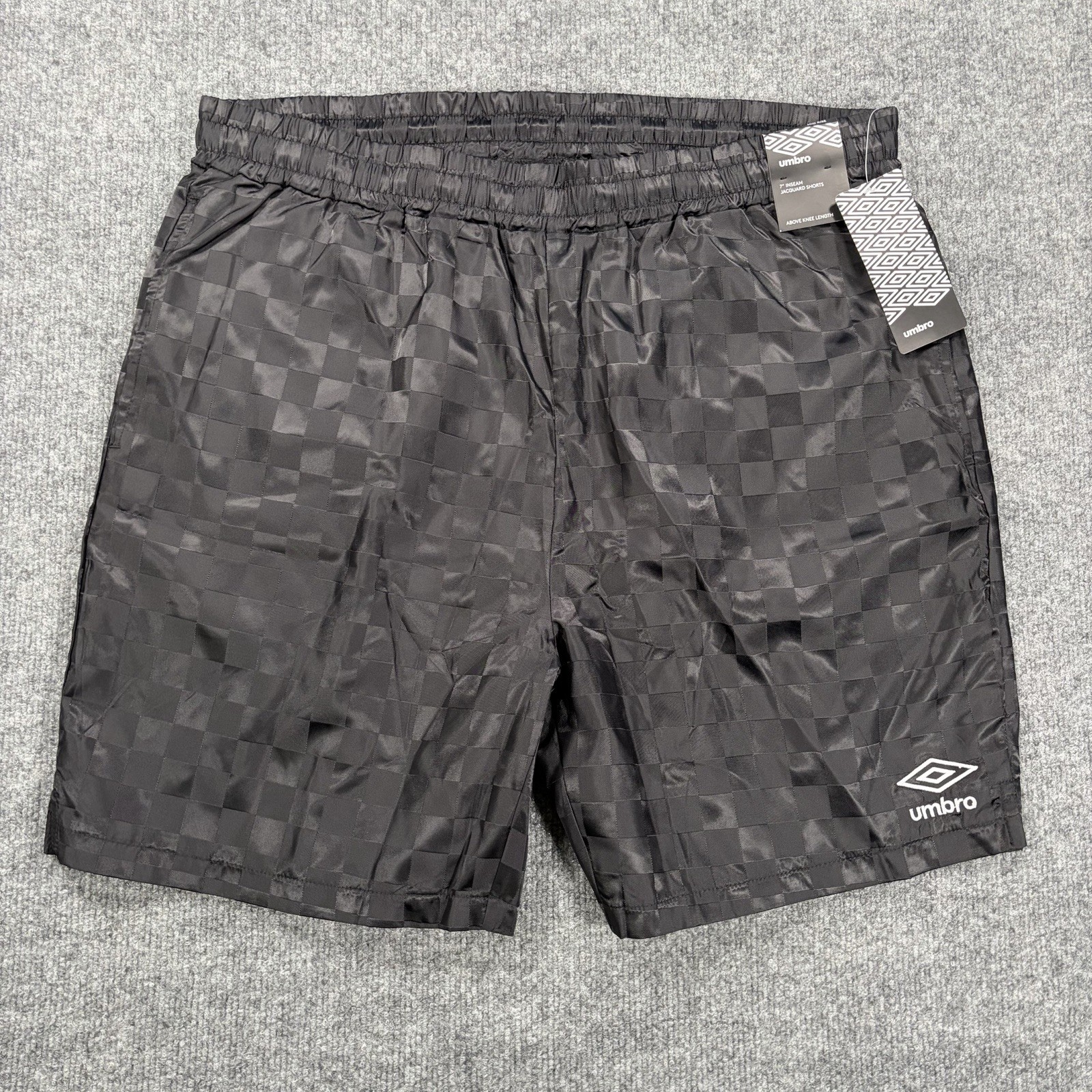 NWT Mens L Vintage Style Umbro Soccer Logo Checkered Athletic Shorts Black Y2K
