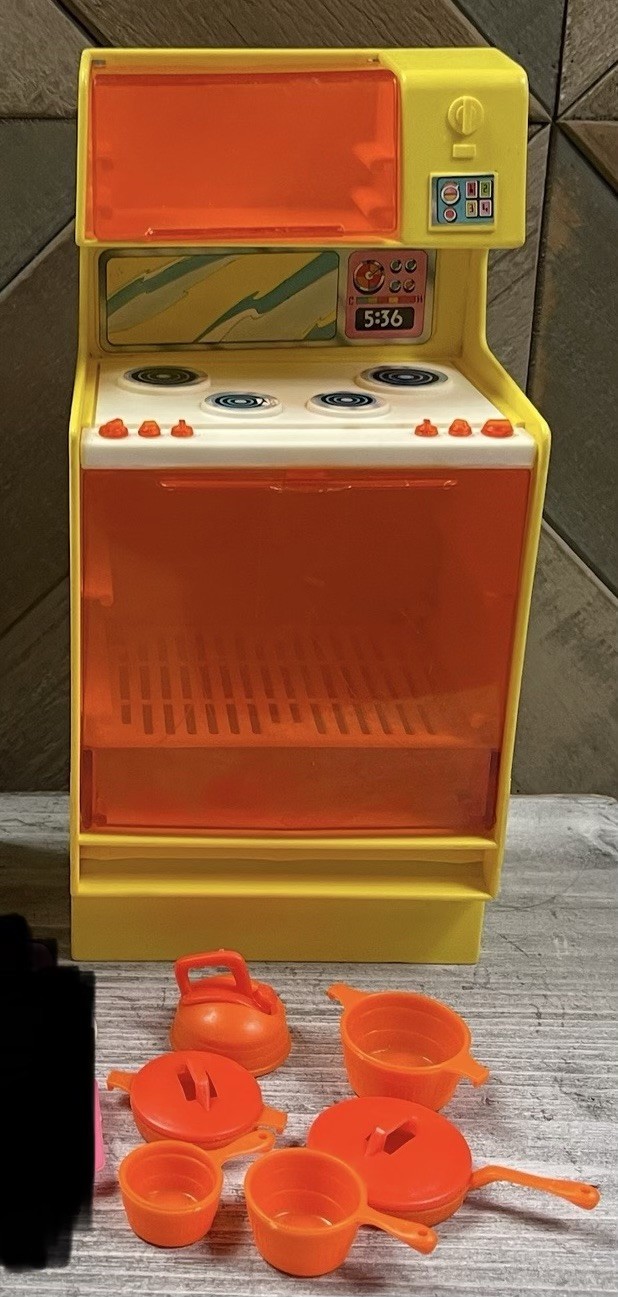 Vintage 1978 Barbie Mattel Dream Furniture Orange Stove Microwave Oven Pots Pans