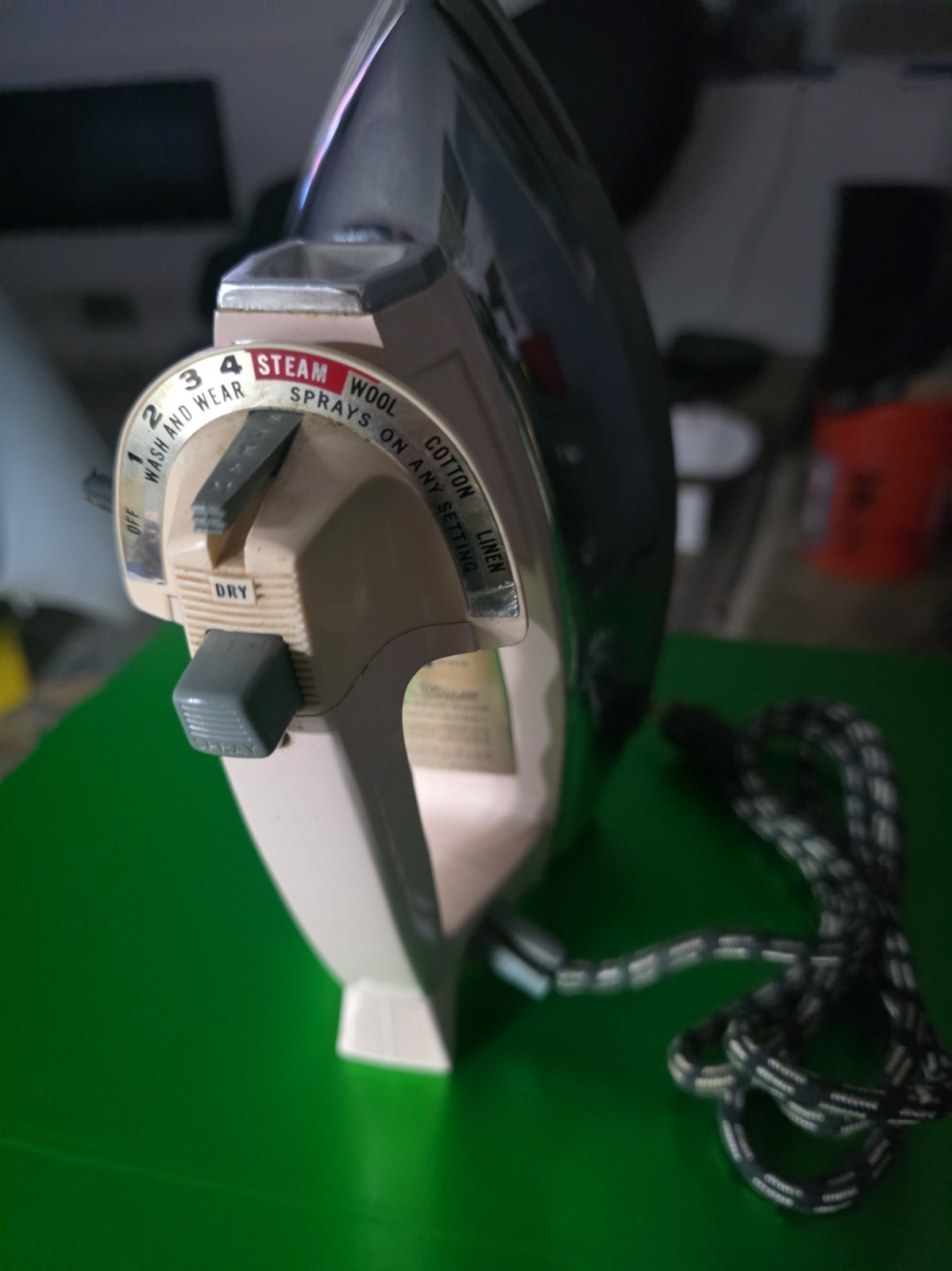 Sunbeam Iron Model Vss-2 Vintage Excellent Working Condition Tested Sunbeam Iron Model Vss-2 Vintage Excellent Working Condition Tested