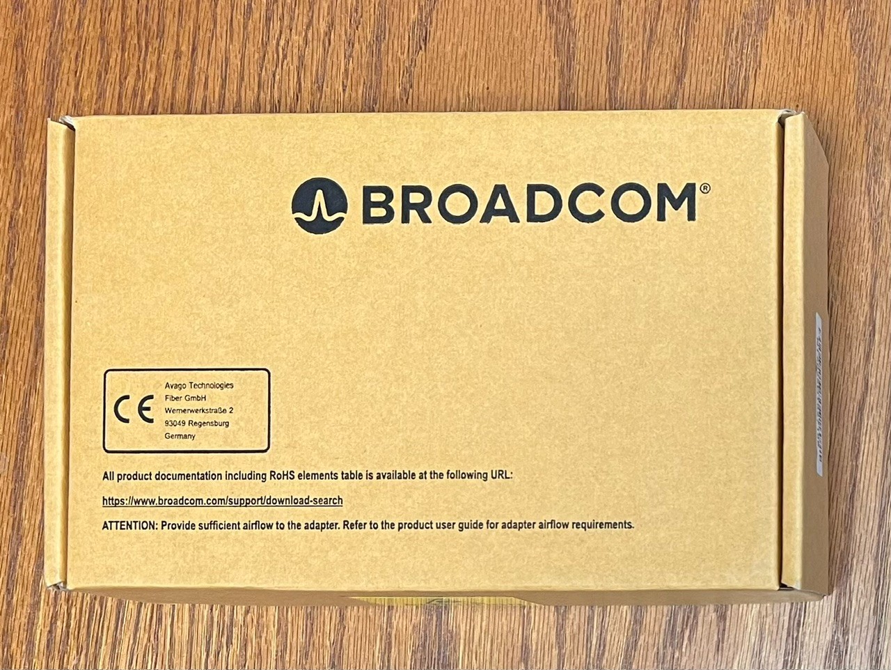 Broadcom Avago LSI 9305-16e External 16-Port 12Gb/s SAS SATA HBA P16 IT Firmware