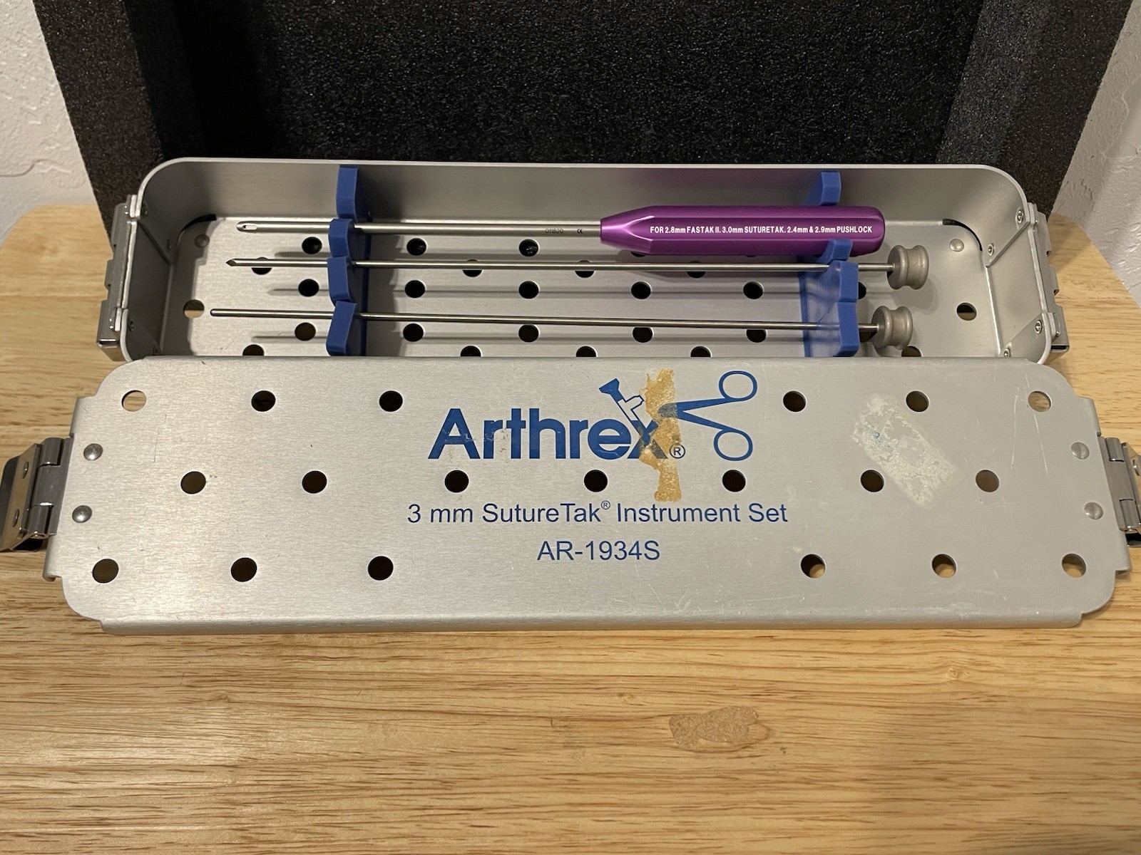 Arthrex - REF: AR-1934S 3mm SutureTak Instrument Set w/ Extras