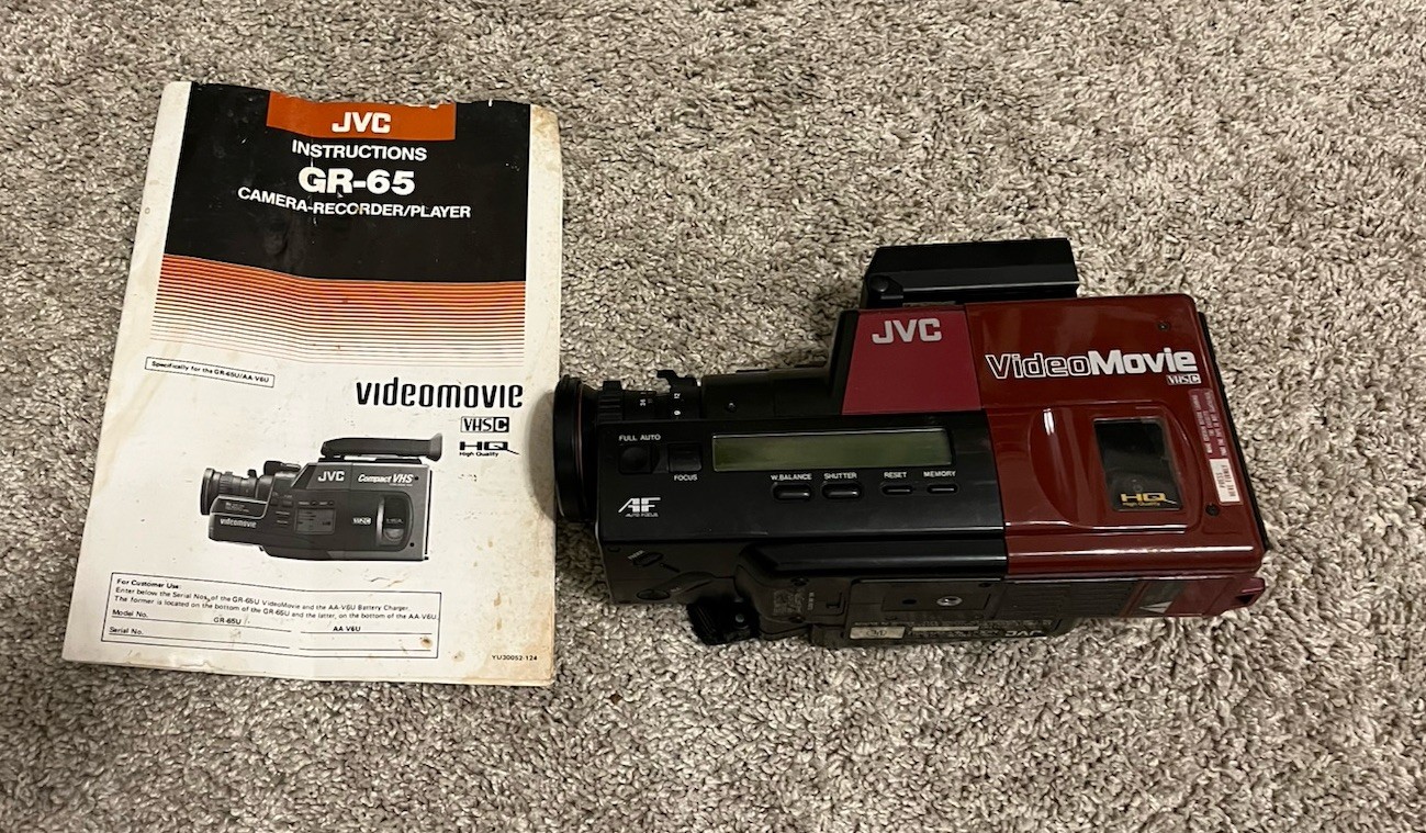 Vintage JVC GR-25U VHS-C VideoMovie Camcorder 6x Zoom Untested Parts Repair