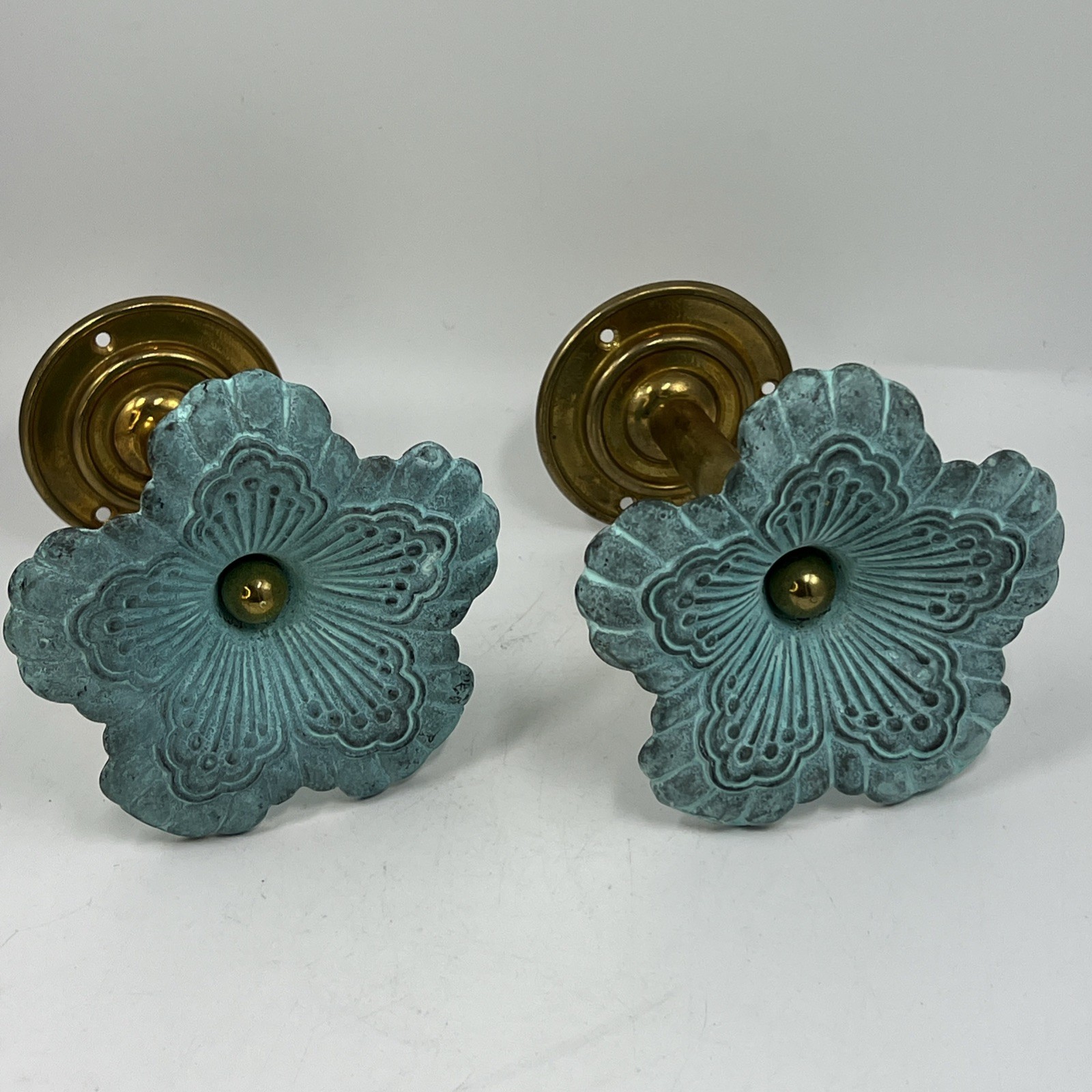 Vtg Pair GREEN Verdigris BRASS Flower Floral Medallion CURTAIN Tie Back Vtg Pair GREEN Verdigris BRASS Flower Floral Medallion CURTAIN Tie Back