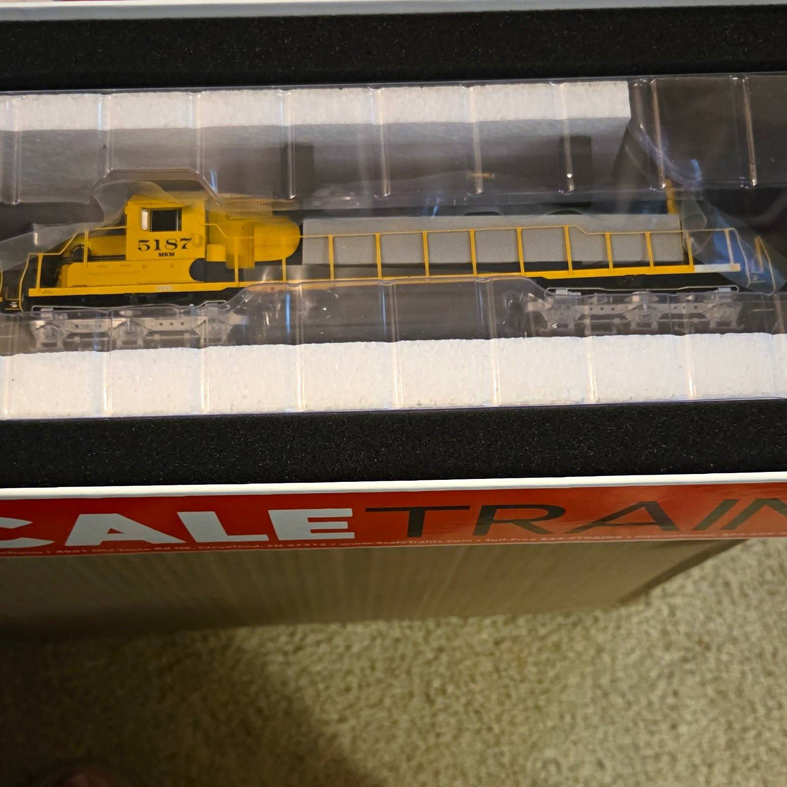 Scale Trains-HO-Scale. EMD Sd-40- 2 Santa Fe#5187. DCC Ready. New In Box.