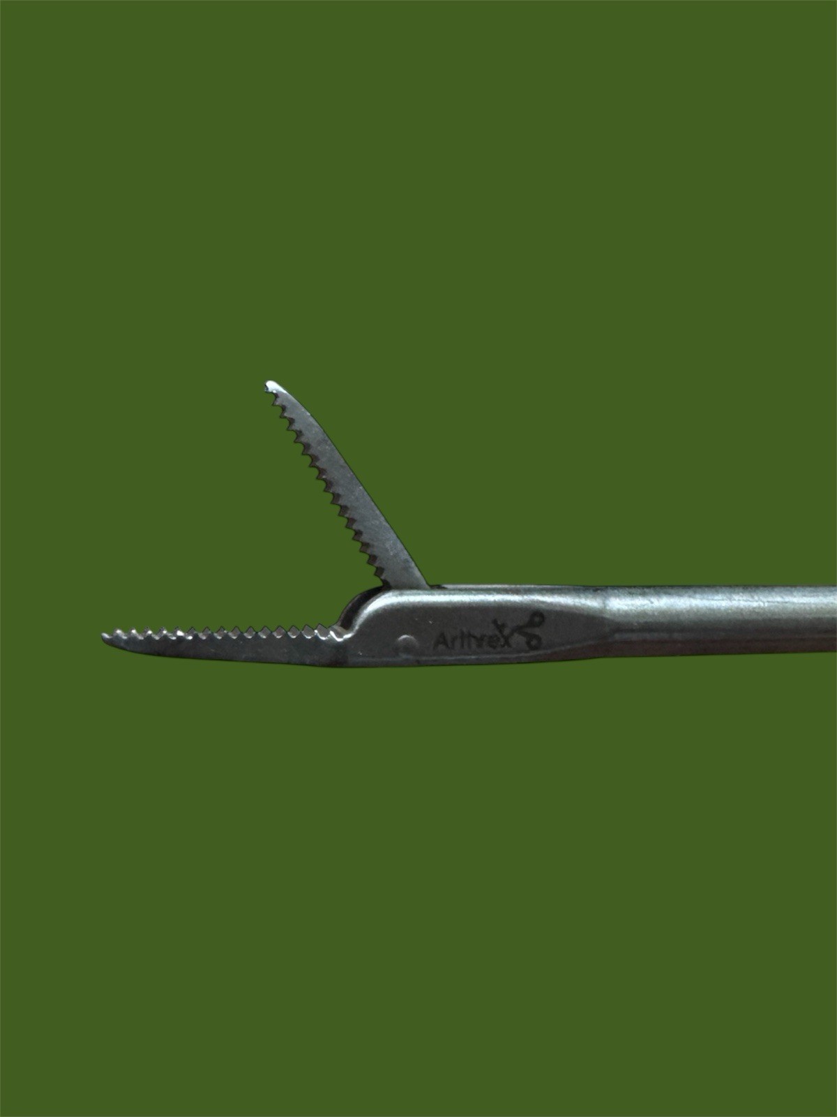 Arthrex AR-13875SR Arthroscopic Grasper Forceps 3.5mm Serrated Preowned Arthrex AR-13875SR Arthroscopic Grasper Forceps 3.5mm Serrated Preowned