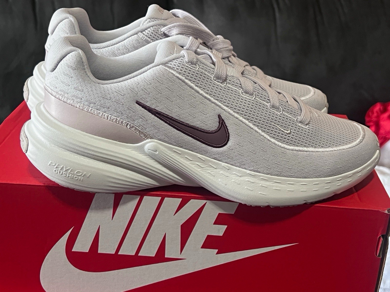 Nike Men\'s Low Top Mesh Athletic Sneakers White/Purple Lace-Up Size 7.5 NIB Nike Men\'s Low Top Mesh Athletic Sneakers White/Purple Lace-Up Size 7.5 NIB