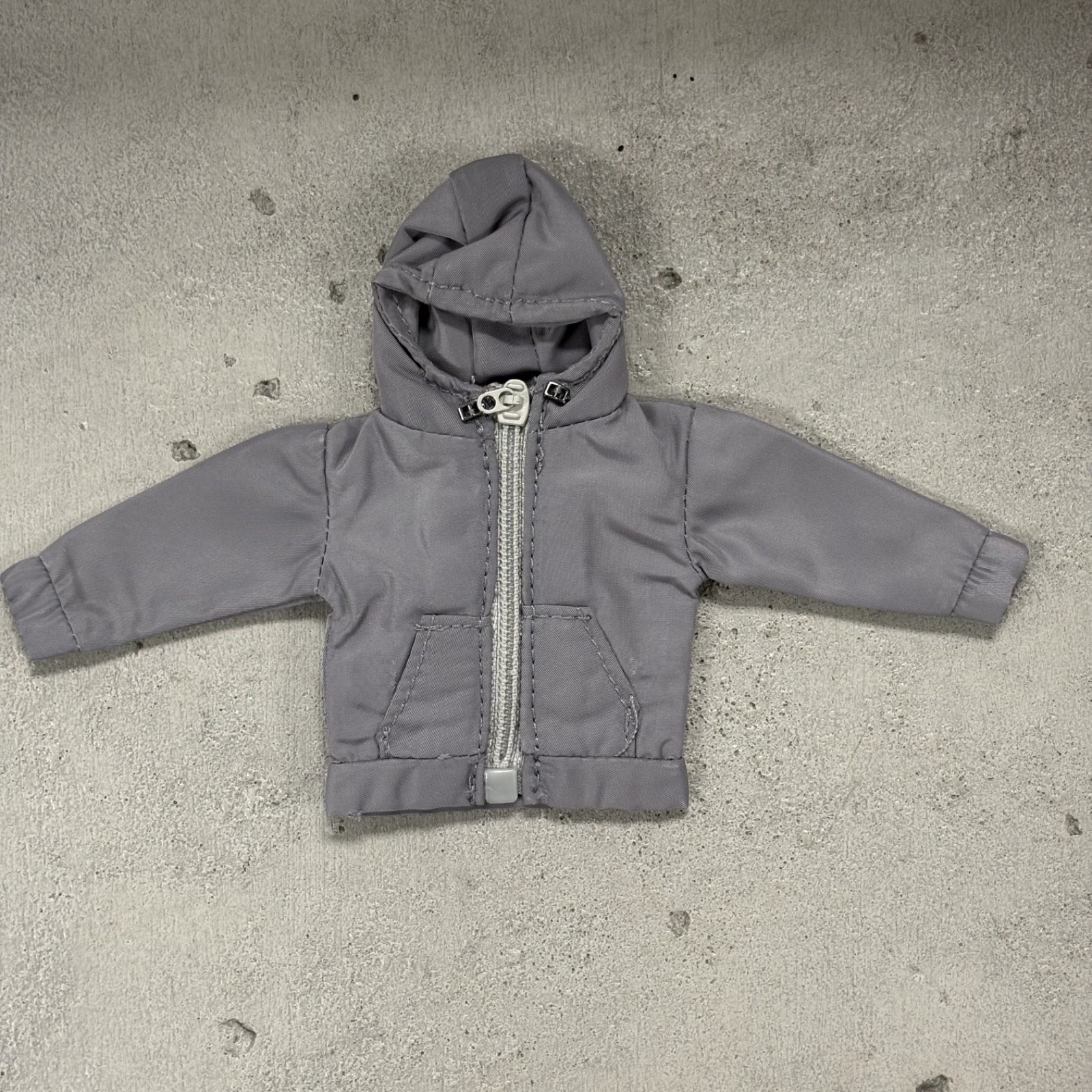 BW-YJ-JKT-GRY: 1/12 grey zipper hoodie for Bandai SHF Yuji Action Figure