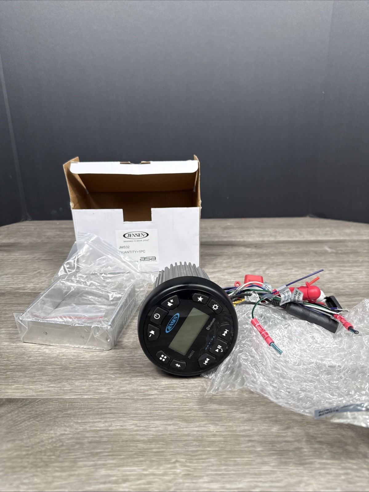 JENSEN AM / FM BLUETOOTH WATERPROOF STEREO BLACK JMS32 MARINE BOAT
