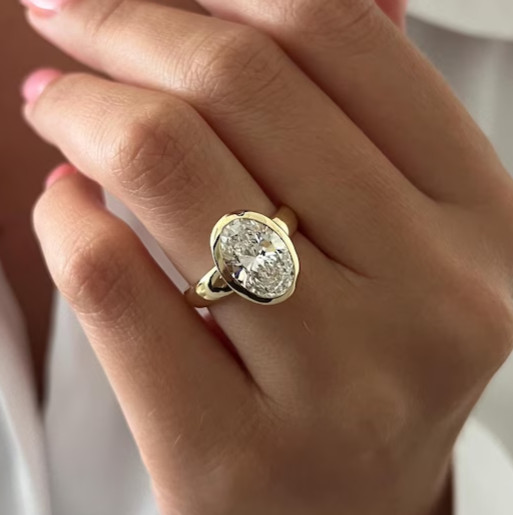 IGI 3.00Ct Oval-Cut EF/VS1 Lab Grown Diamond Bezel Wedding Ring 14K Yellow Gold