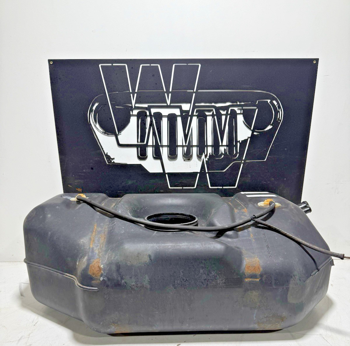 97-02 Jeep TJ Wrangler 19 GALLON Rear Fuel Gas Tank Poly Plastic 52018768AE NBG 97-02 Jeep TJ Wrangler 19 GALLON Rear Fuel Gas Tank Poly Plastic 52018768AE NBG