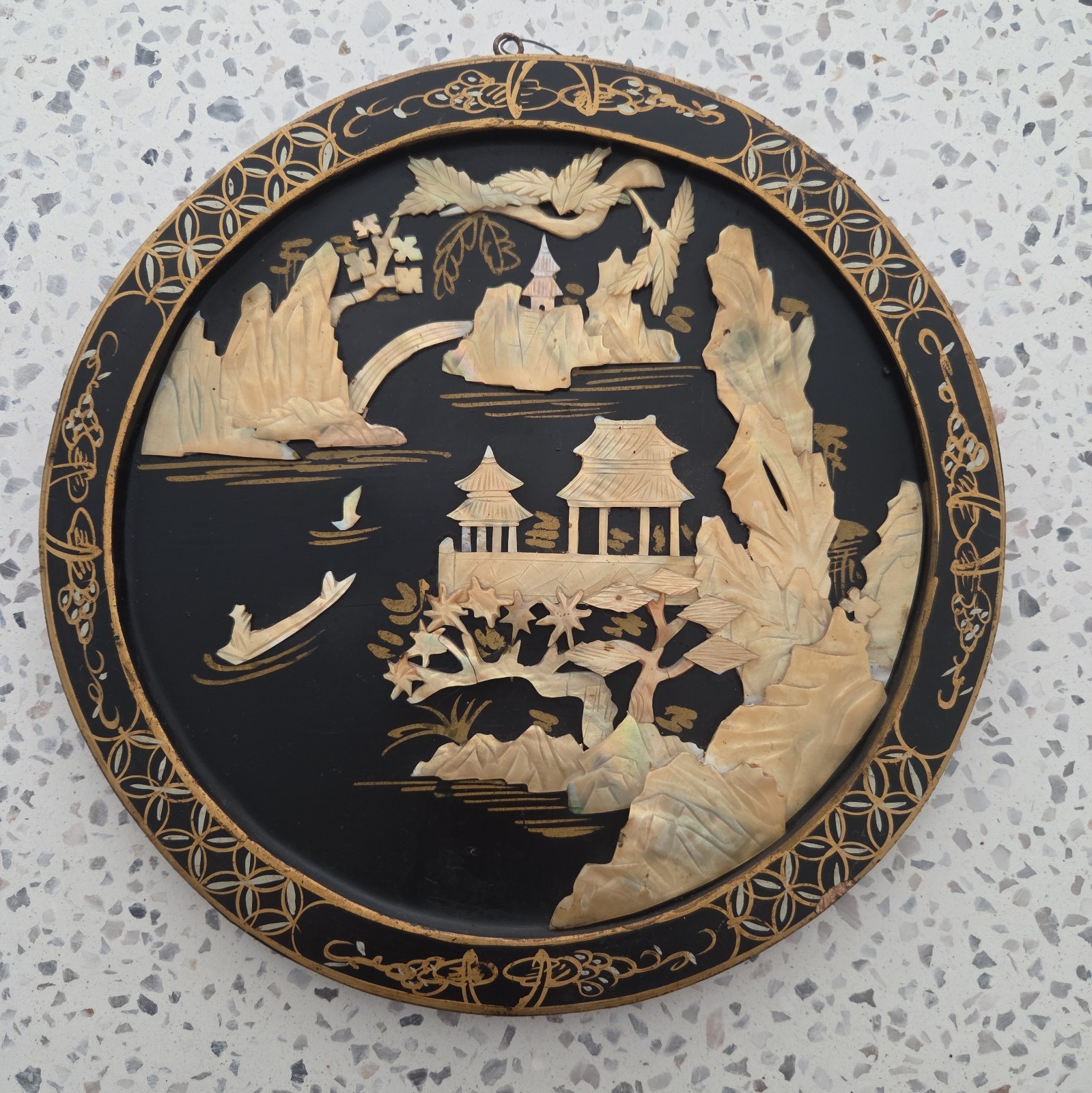 Stunning Mid Cent Vintage Framed Mother of Pearl Inlay Asian Wall Art 30cm Round