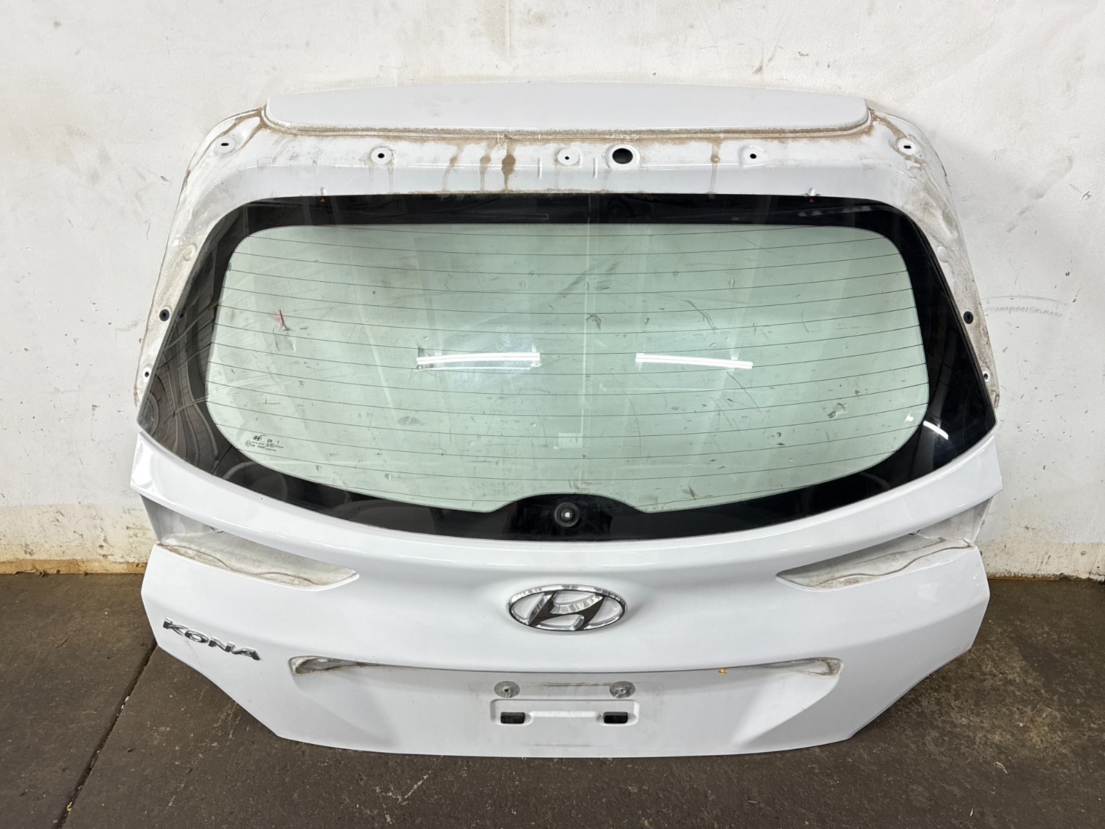 2018-2023 HYUNDAI KONA Trunk Lid / Tailgate WHITE  OEM
