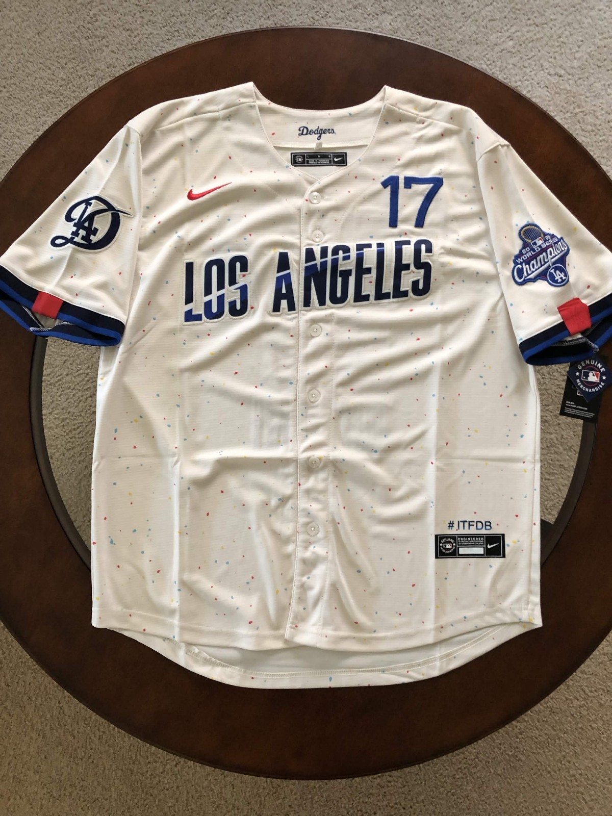 sNWT Shohei Ohtani Dodgers City Connect Men\'s Small Beige Jersey #17 sNWT Shohei Ohtani Dodgers City Connect Men\'s Small Beige Jersey #17