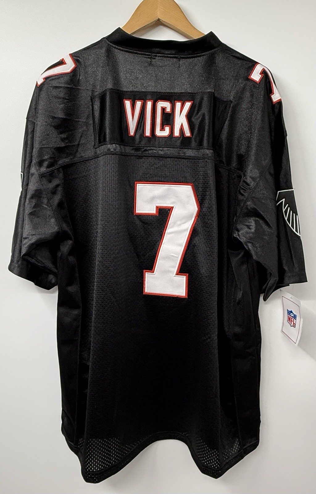 100% Authentic Michael Vick Mitchell & Ness 2012 Eagles Jersey Size 52 XXL NWT 100% Authentic Michael Vick Mitchell & Ness 2012 Eagles Jersey Size 52 XXL NWT