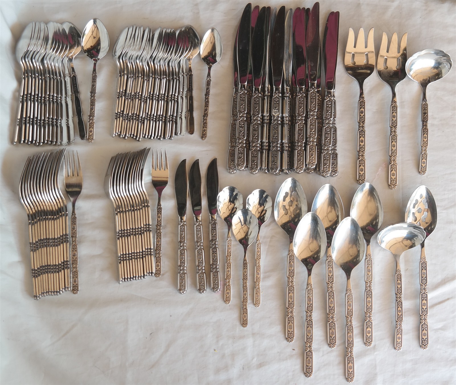 Vtg (101) Pcs Oneida Cube Early Version Raphael Flatware set Heirloom (READ) Vtg (101) Pcs Oneida Cube Early Version Raphael Flatware set Heirloom (READ)