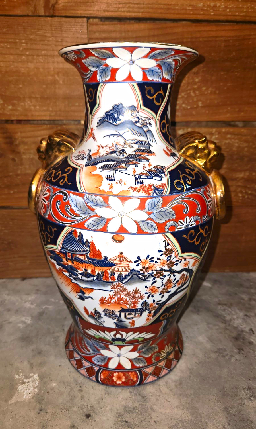 Taisho Japanese Imari Porcelain Vase Dai Nippon Shimazu Crest Lion Handles
