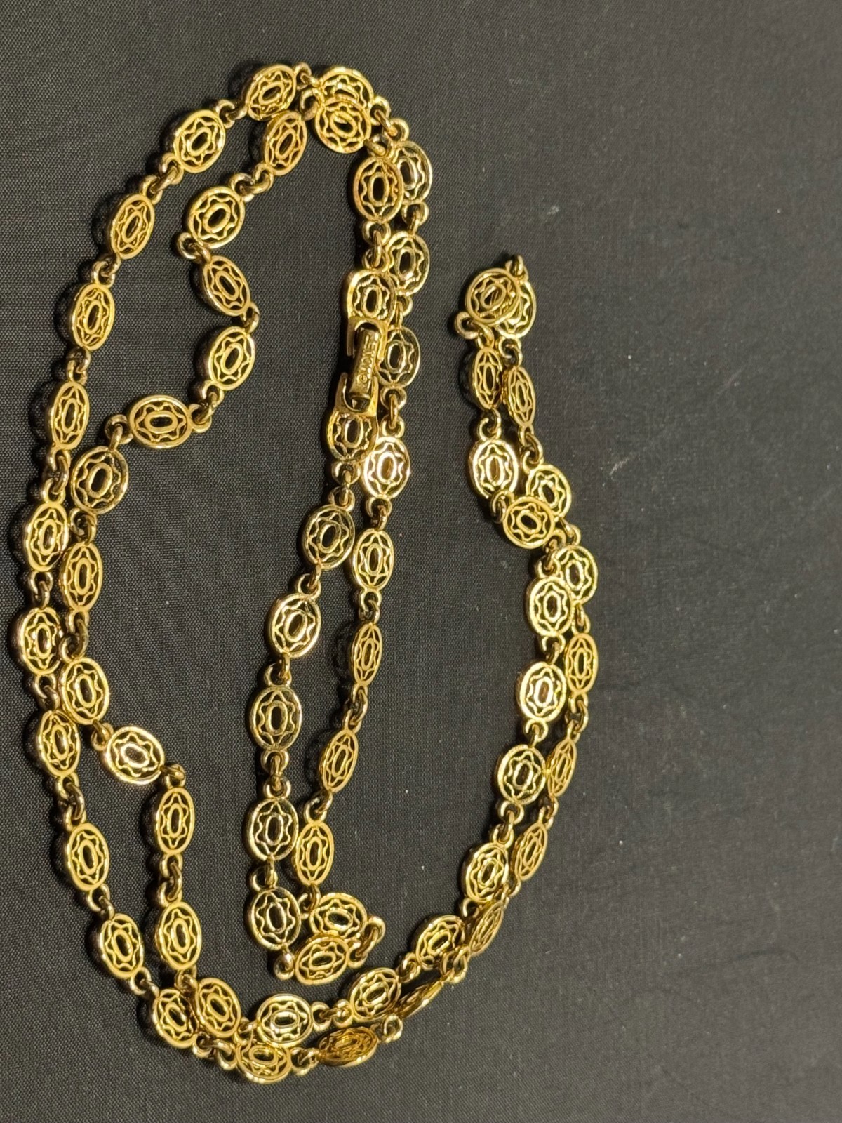 H-023 Vintage Monet 1950’s Gold Tone Textured Oval Link Chain Necklace H-023 Vintage Monet 1950’s Gold Tone Textured Oval Link Chain Necklace