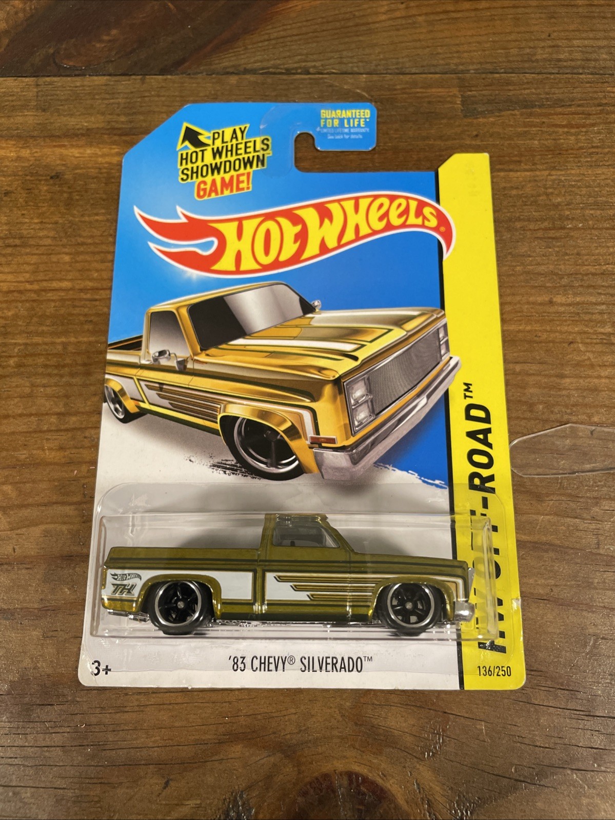 Hot Wheels 1983 Chevy Silverado Super Treasure Hunt 2014 Hot Wheels 1983 Chevy Silverado Super Treasure Hunt 2014